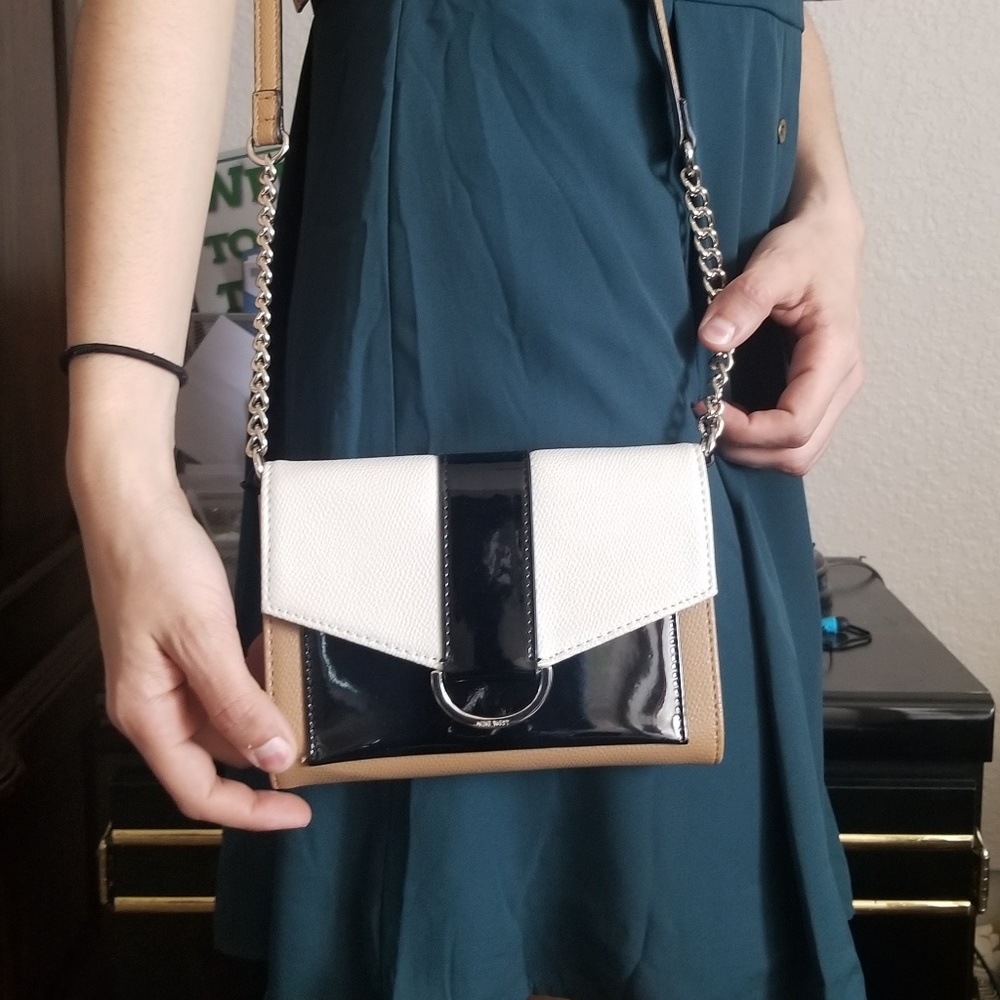 Never used brand new Nine West crossbody
